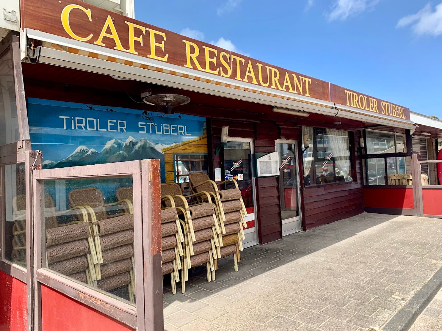 Schnitzel en Spies by Tiroler Stuberl